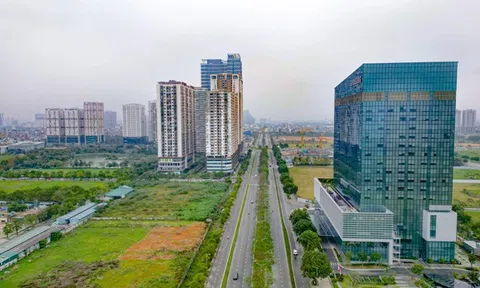 Cận cảnh tuyến đường 10 làn xe xuyên qua khu đô thị đắt đỏ bậc nhất Hà Nội