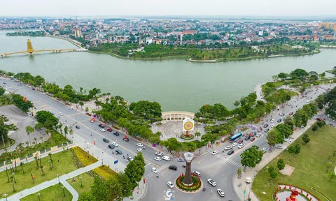 Ngắm đại lộ qua thành phố từng được công nhận dài nhất Việt Nam