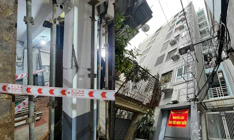 Vụ chung cư mini nứt cột tại Hà Nội: Hàng xóm sống trong bất an