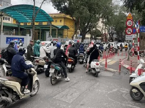 Hà Nội thí điểm cấm ô tô qua cổng trường học