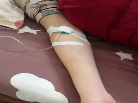 Lạm dụng truyền dịch tại nhà, cẩn trọng với những biến chứng khó lường