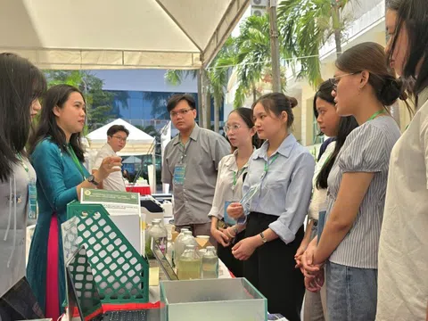 Công nghệ số giúp nông dân tăng năng suất, giảm rủi ro sản xuất