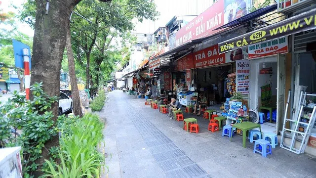 Từ 1/1/2025, CSGT có quyền đình chỉ tạm thời hoạt động trên vỉa hè