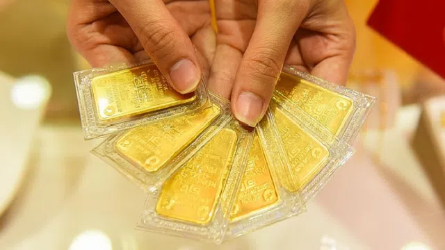 Có nên mua vàng khi giá giảm mạnh?