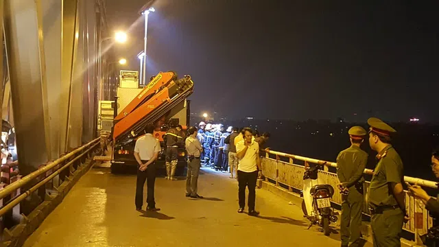 Hà Nội yêu cầu rà soát, cấm các phương tiện lưu thông qua cầu yếu