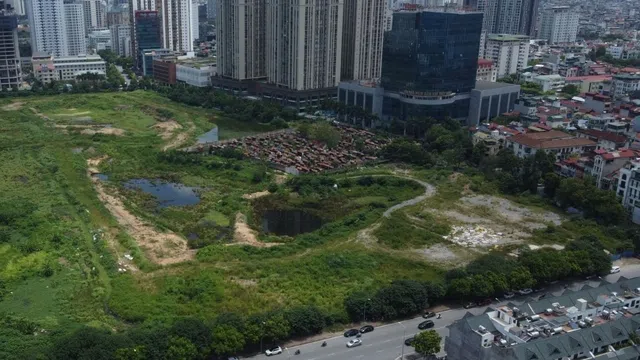 Cảnh xơ xác tại dự án Công viên nghìn tỷ ở Hà Nội bỏ hoang 15 năm