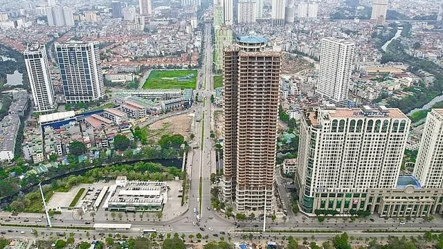"Đứng hình" suốt 4 năm, tòa nhà QMS Top Tower 45 tầng chính thức mở bán