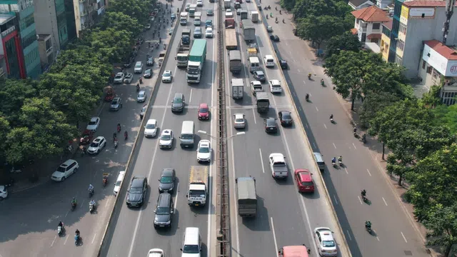 Cho phép ô tô di chuyển vào làn khẩn cấp vành đai 3 trên cao