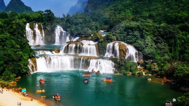 Thác Bản Giốc lọt top 21 thác nước đẹp nhất thế giới