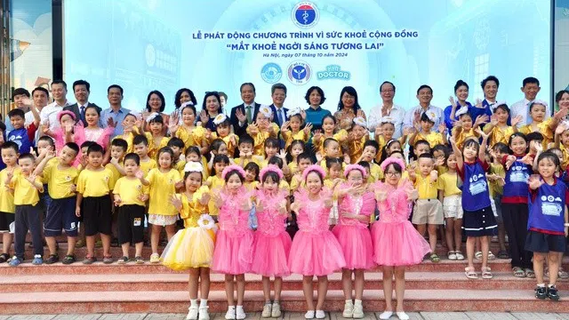 Nguyên nhân khiến hơn 50% trẻ ở Hà Nội và TP HCM mắc tật khúc xạ