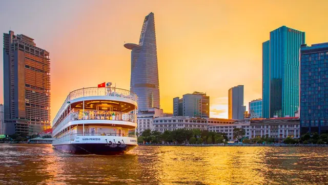 Tiếp tục chỉnh trang bến Bạch Đằng thành nơi ngắm sông Sài Gòn