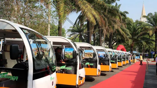 TP HCM: Đề xuất đưa đón học sinh bằng xe điện