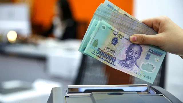 Lãi suất giảm mạnh, sau Tết Nguyên đán nên gửi tiền vào ngân hàng nào?